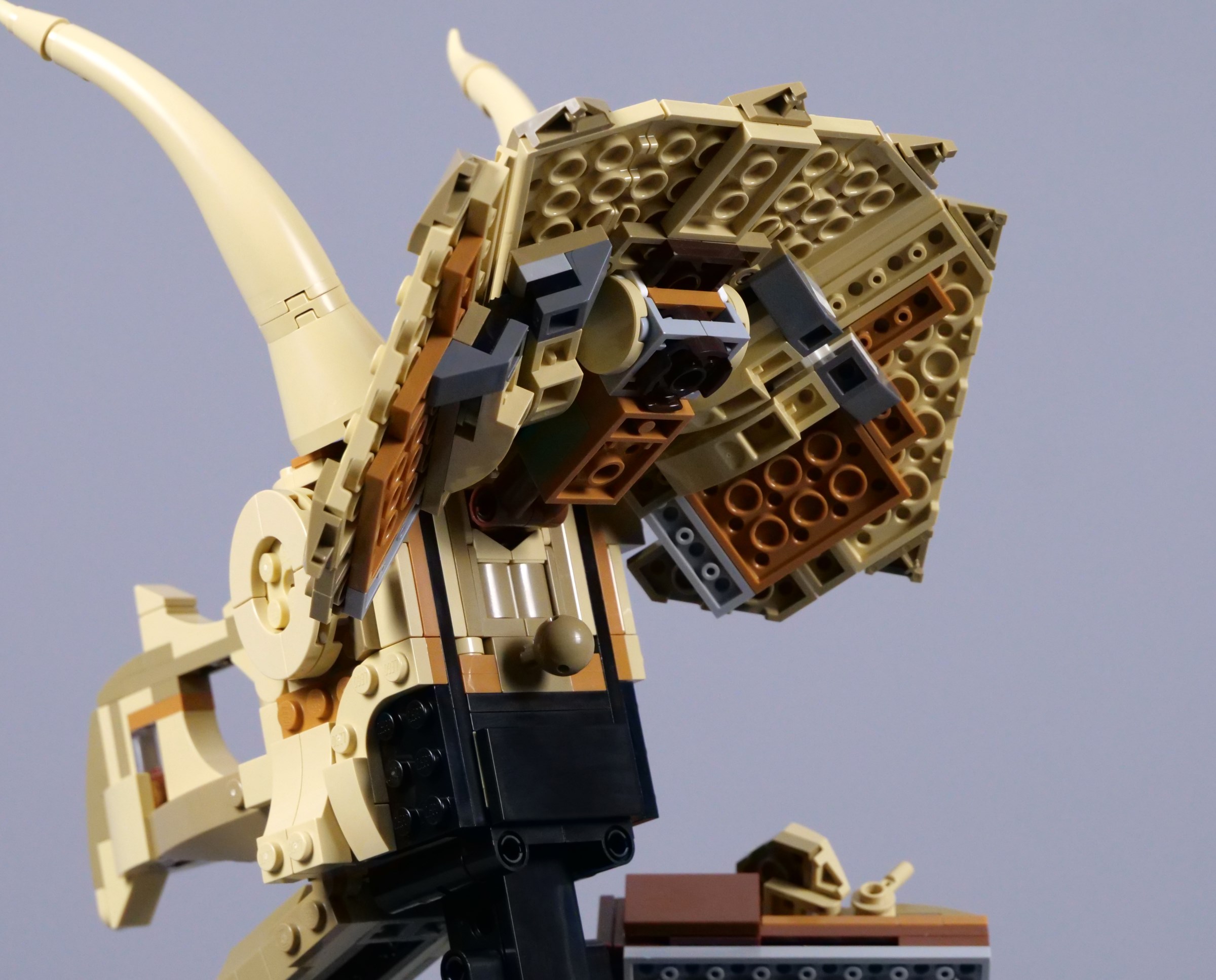 LEGO Jurassic World 76969 Dinosaur Fossils: Triceratops Skull